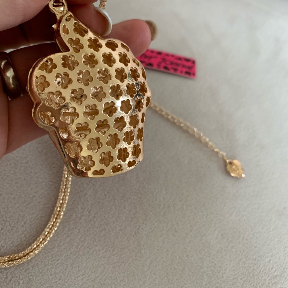 Betsey Johnson crystals cupcake ice cream necklace - Picture 4 of 4